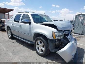  Salvage Chevrolet Avalanche 1500