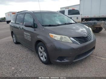  Salvage Toyota Sienna