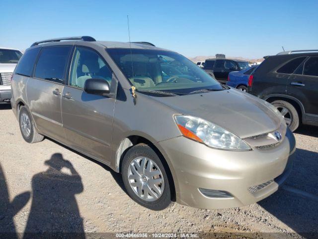  Salvage Toyota Sienna