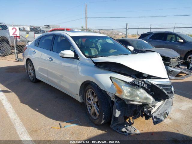  Salvage Nissan Altima