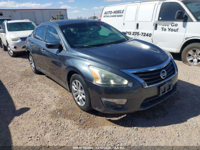  Salvage Nissan Altima