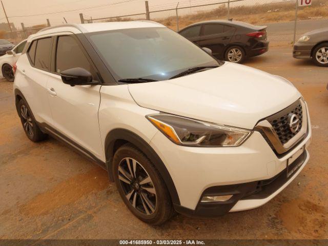  Salvage Nissan Kicks