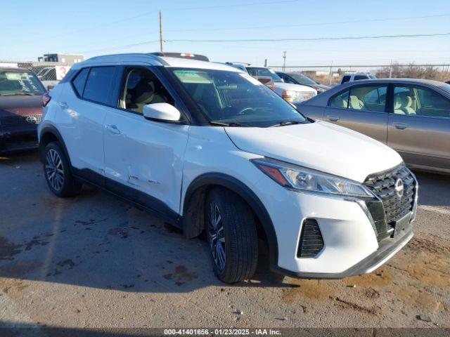  Salvage Nissan Kicks