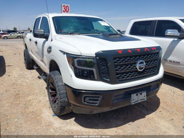  Salvage Nissan Titan