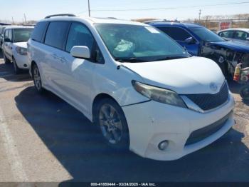  Salvage Toyota Sienna