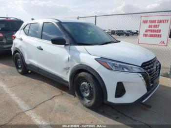  Salvage Nissan Kicks