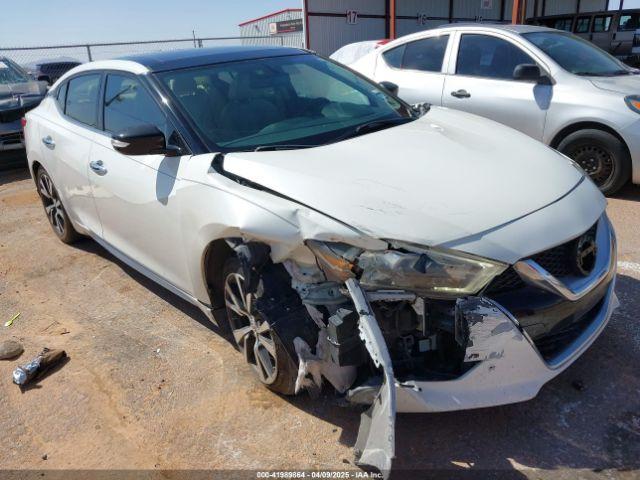  Salvage Nissan Maxima