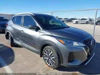  Salvage Nissan Kicks