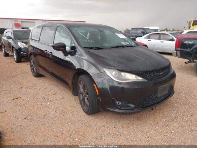  Salvage Chrysler Pacifica