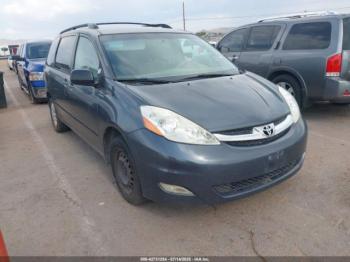 Salvage Toyota Sienna