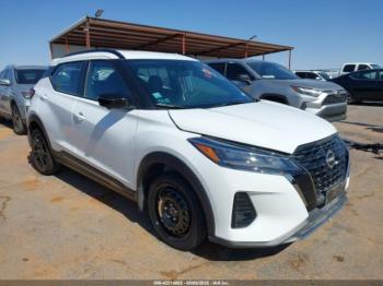  Salvage Nissan Kicks