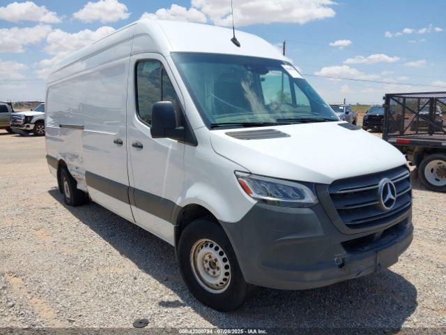  Salvage Mercedes-Benz Sprinter 2500