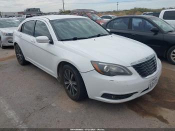  Salvage Chrysler 200