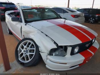  Salvage Ford Mustang
