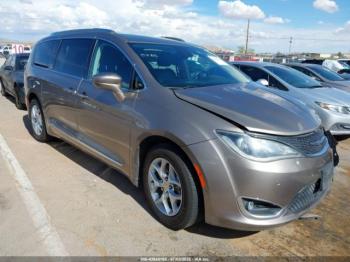  Salvage Chrysler Pacifica