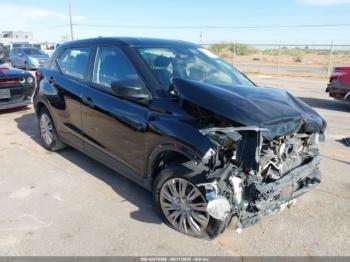  Salvage Nissan Kicks