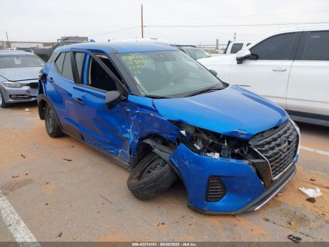 Salvage Nissan Kicks