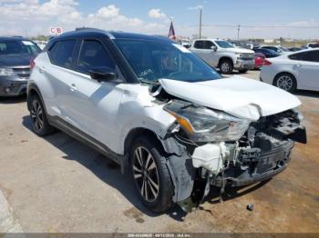  Salvage Nissan Kicks