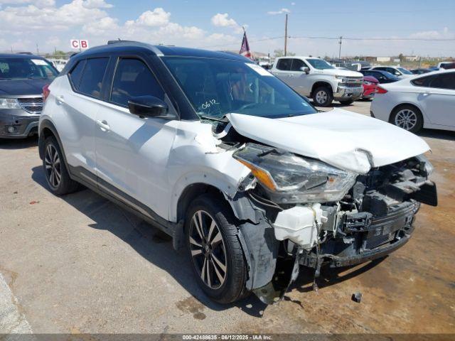  Salvage Nissan Kicks