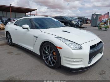 Salvage Nissan GT-R