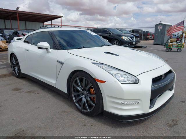  Salvage Nissan GT-R