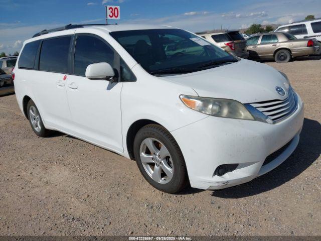  Salvage Toyota Sienna