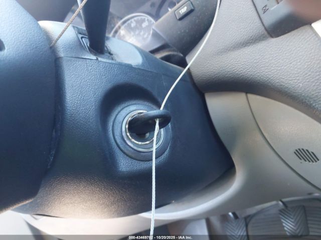 Hyundai ELANTRA Image 2