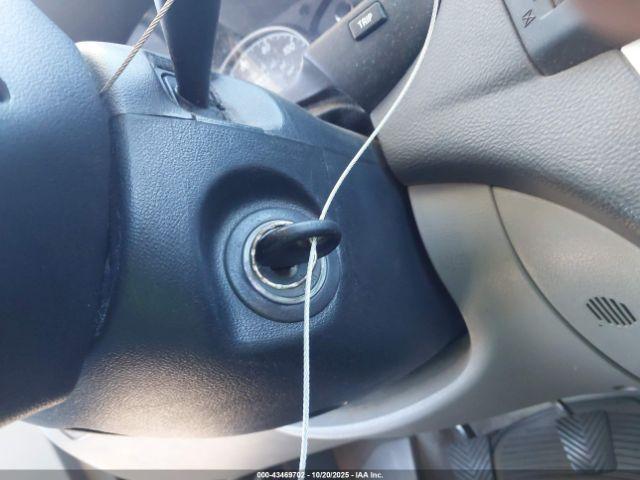 Hyundai ELANTRA Image 2