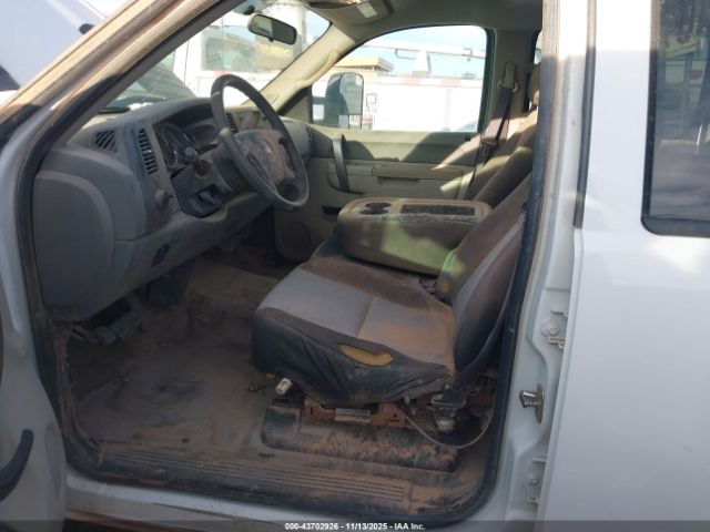 Chevrolet Silverado 3500 Work Truck Image 4