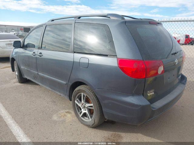 Toyota Sienna Ce Image 3