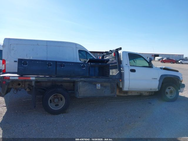 Chevrolet Silverado 3500 Image 9