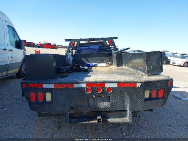 Chevrolet Silverado 3500 Image 7