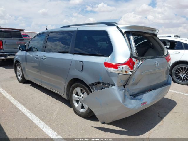 Toyota Sienna Le V6 8 Passenger Image 10
