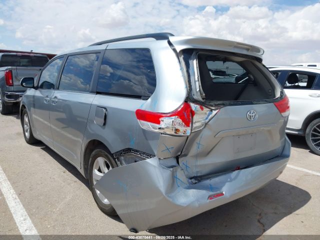 Toyota Sienna Le V6 8 Passenger Image 7