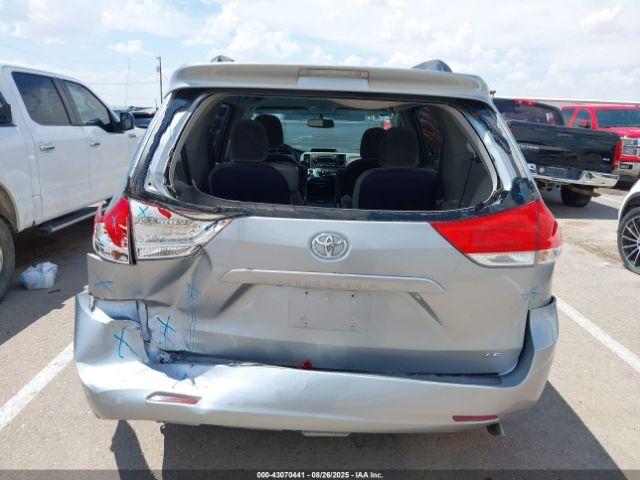 Toyota Sienna Le V6 8 Passenger Image 13