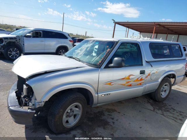 Chevrolet S Truck S10 Image 10