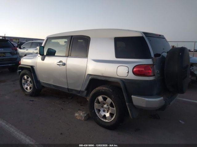 Toyota FJ Cruiser Image 7