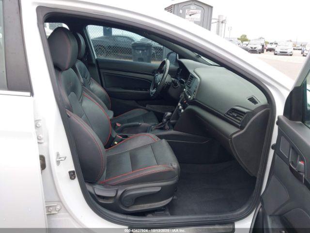 Hyundai ELANTRA Sport Image 7