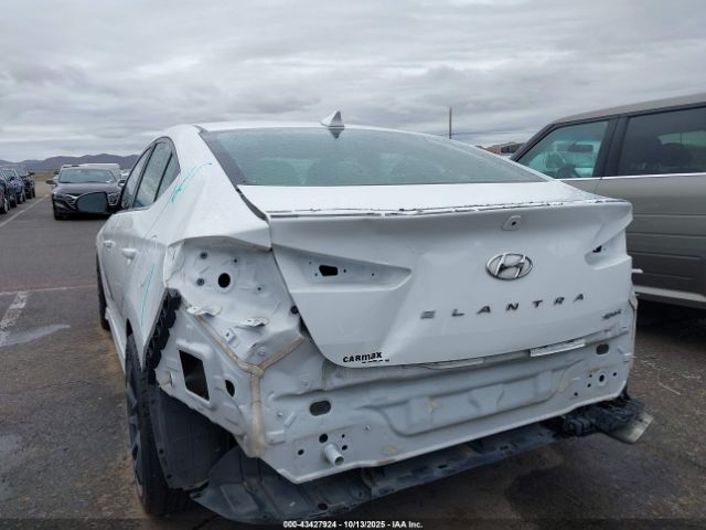 Hyundai ELANTRA Sport Image 3