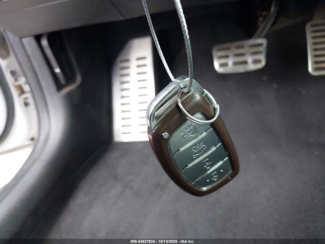 Hyundai ELANTRA Sport Image 11