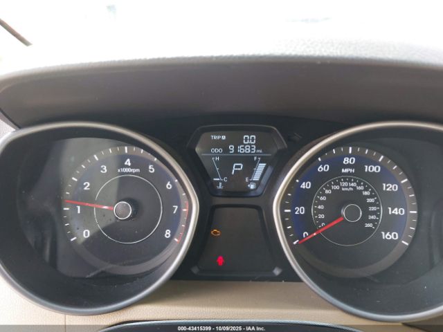 Hyundai ELANTRA Limited Image 8