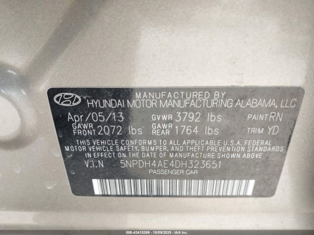 Hyundai ELANTRA Limited Image 3