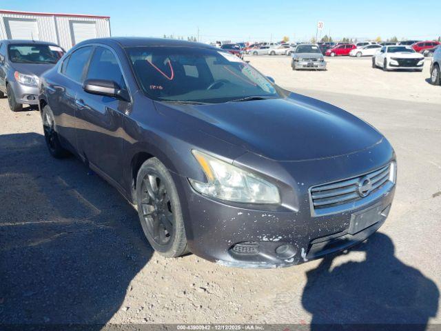  Salvage Nissan Maxima
