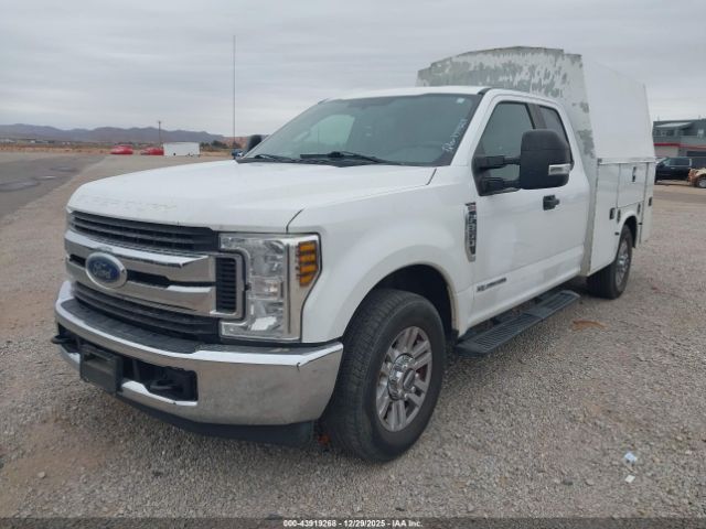 Ford F-350 Xl Image 3