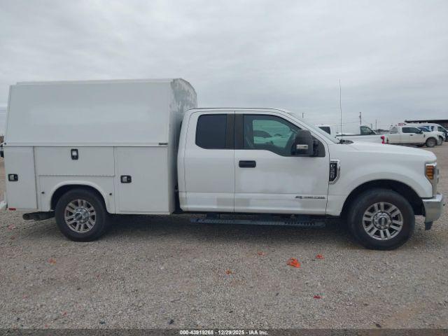Ford F-350 Xl Image 7
