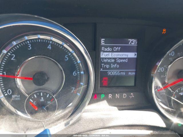 Chrysler Town & Country Touring Image 8