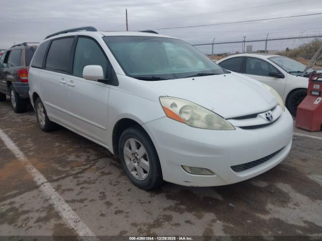 Toyota Sienna Xle Image 1