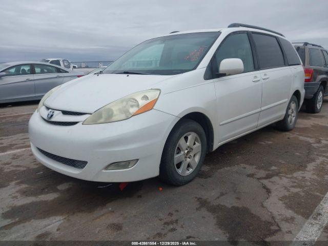 Toyota Sienna Xle Image 7