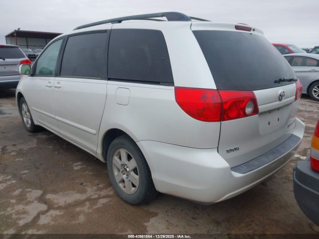 Toyota Sienna Xle Image 8