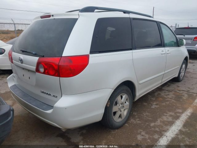 Toyota Sienna Xle Image 4